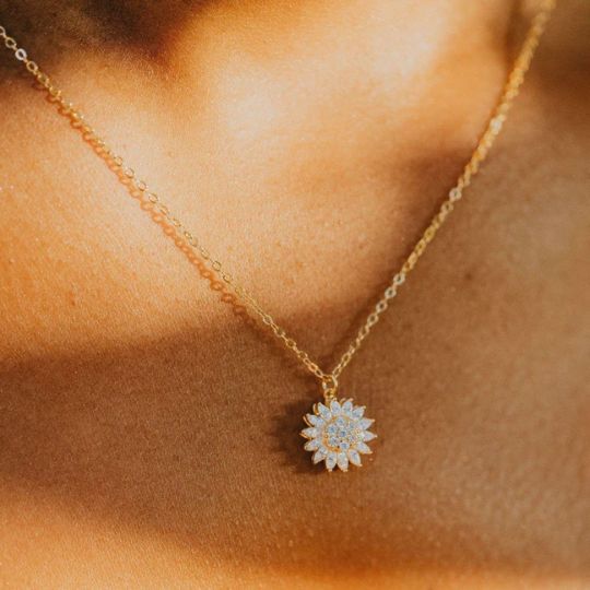 COLLAR GIRASOL GIRATORIO + CAJA DE REGALO DE LUJO EN FORMA DE CORAZÓN 💖