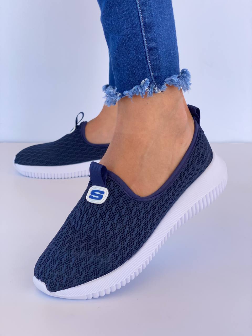 TENIS TIPO MEDIA